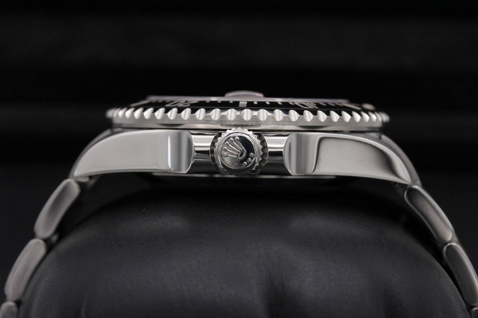 Rolex Sea-Dweller 126600 Image 3